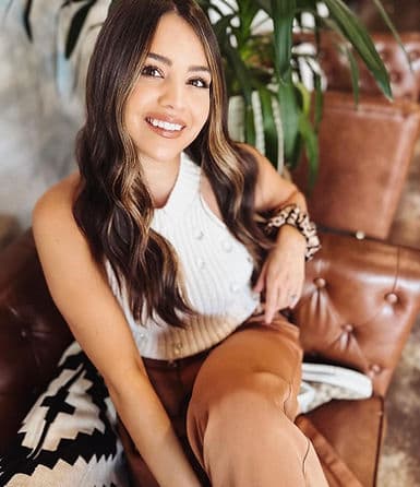 Carly Flores